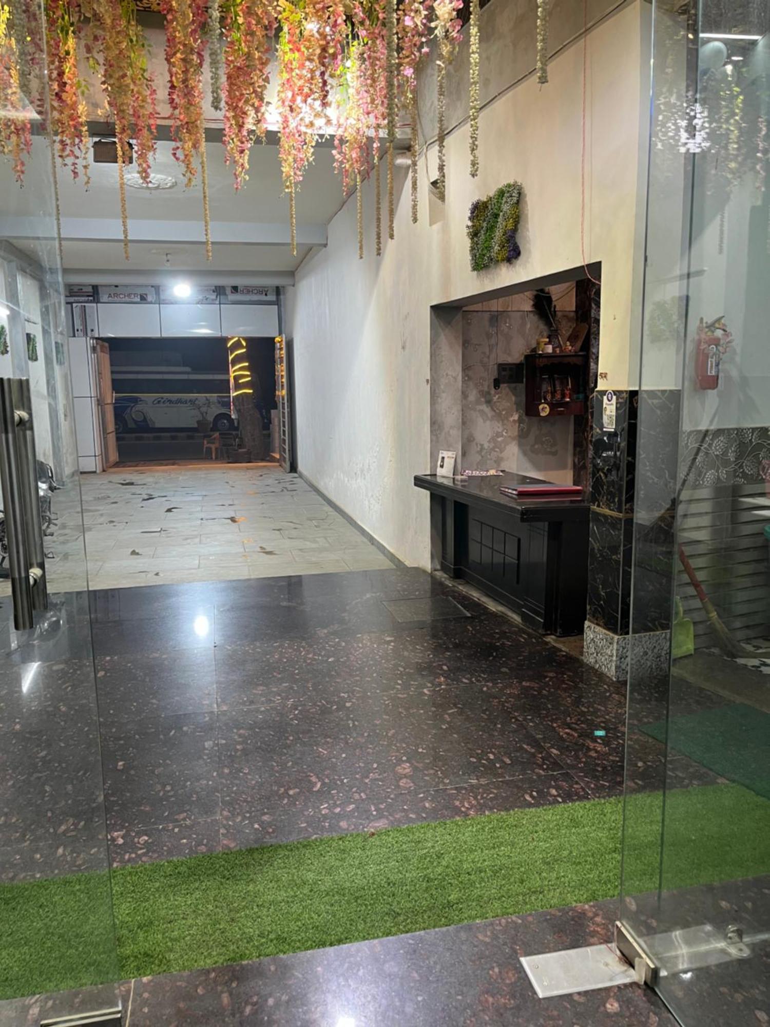 G&G Palace Vrindāvan Exterior foto